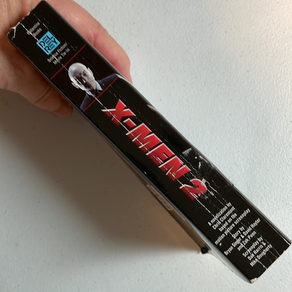 📚2/$6   X-Men 2 - Picture 3 of 12